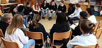 Schüler im Stuhlkreis