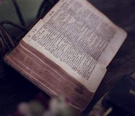 aufgeschlagene Bibel