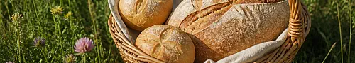 Brotkorb auf einer Wiese