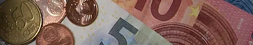 Euro-Scheine und Münzen
